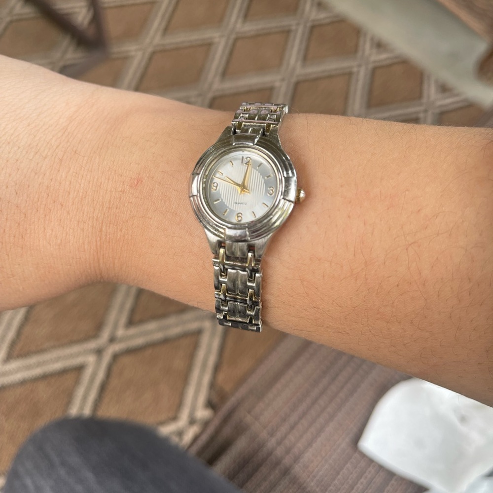 Ladies consort quartz watch